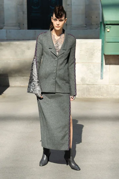 Look 1